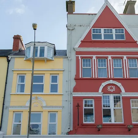 The Square Townhouse Guest house *