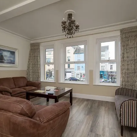 Guest house The Square Townhouse Fermoy
