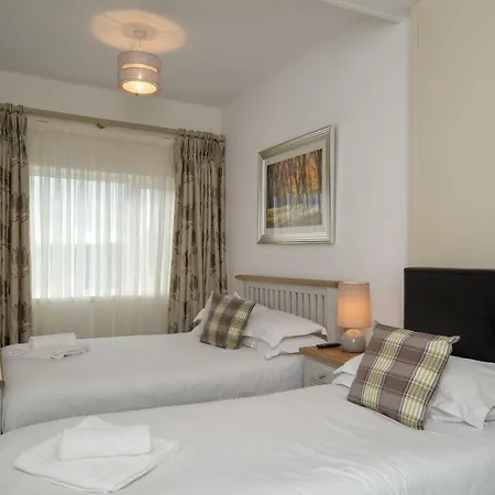 The Square Townhouse Гостевой дом *