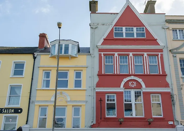 The Square Townhouse Guest house *